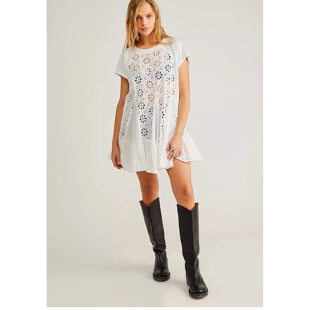 Free People Sadler White Eyelet Mini Dress Short Sleeve Ruffle Hem XS New‎